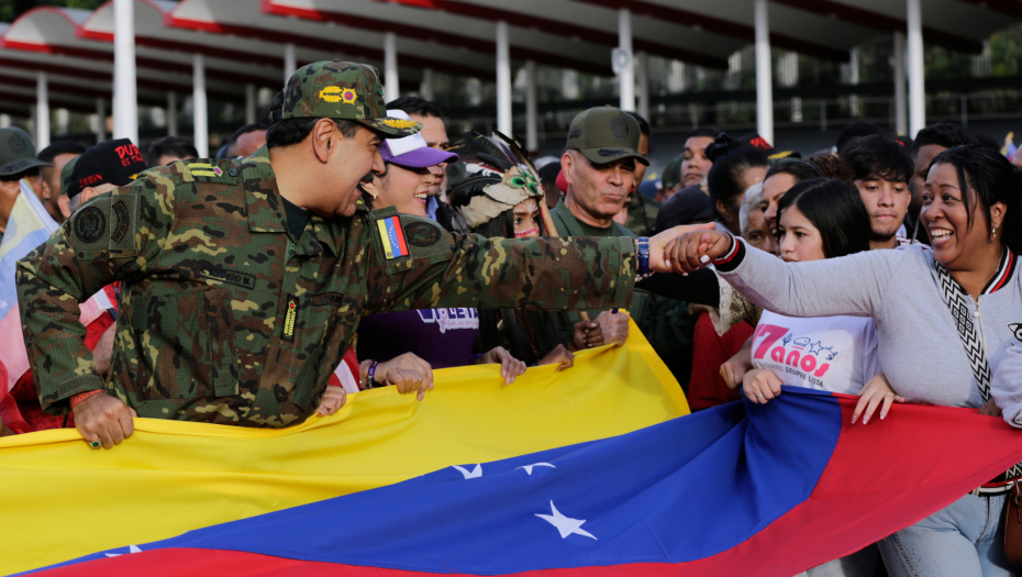 - Moramo da budemo spremni da branimo svaki centimetar ove blagoslovene zemlje od imperijalističke pretnje ili agresije, bez obzira odakle dolazi - rekao je Maduro.