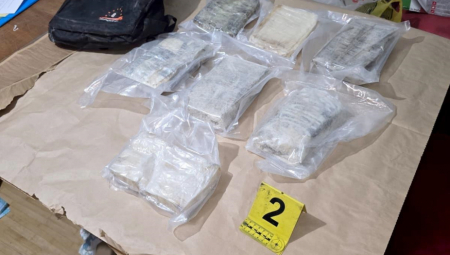 Policija je sinoć po nalogu Višeg javnog tužilaštva u Beogradu uhapsila P. Z. (42) kod kog je pronađena veća količina droge