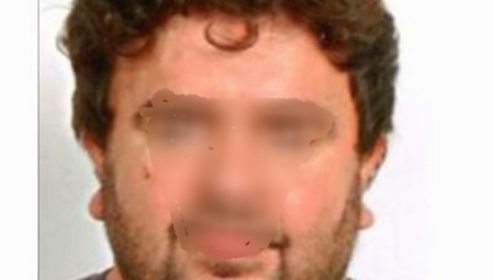 Kenan Mehović (40), državljanin Srbije i Crne Gore, osumnjičen je za ubistvo i pokušaj ubistva u gradu Mendenu. Za njim je bila raspisana poternica, a u našoj zemlji je koristio lažni identitet