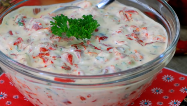 salata od pečenih paprika