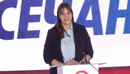 U Sečnju se večeras održava tribina liste "Aleksandar Vučić - najbolje za Sečanj". Za govornicu je prva izašla uspešna, perspektivna mlada dama, Bojanu Papak iz mesta Krajišnik, kandidatkinja sa liste "Aleksandar Vučić, najbolje za Sečanj".