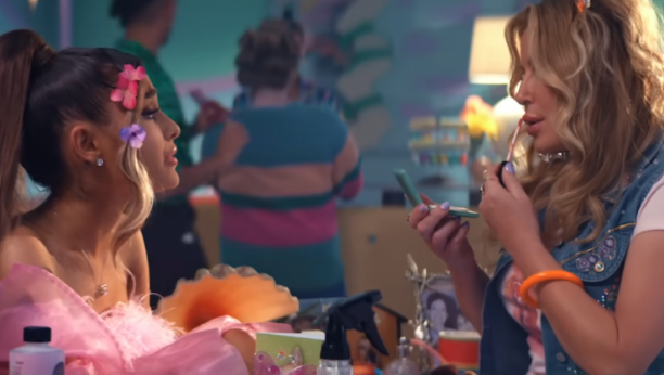 Printscreen/Youtube/Ariana Grande