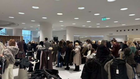Jedna od najpopularnijih prodavnica za prodaju odeće, Zara, i danas je, kao i svake godine, preplavljena kupcima koji žele da kupe svoj komad odeće po nešto nižoj ceni za Crni petak