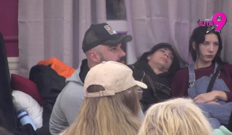 "BLAM ME JE ŠTO SAM BILA SA NJIM" Aneli van sebe nakon što je videla kako je Luka vređa kod Anite: "Iskoristio me je, njegova porodica je sve iscenirala" (FOTO)