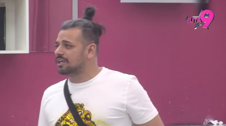 BORA SANTANA GRCA U SUZAMA Rasuo se potpuno na komade zbog nje, nije mogao više da izdrži