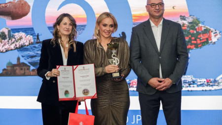 Javnom preduzeću za upravljanje morskim dobrom Crne Gore dodijeljena je Velika zlatna medalja na Novosadskom sajmu turizma, kao priznanje za odgovorno upravljanje obalom – jednim od najvažnijih prirodnih resursa države.