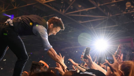 Saša Kovačević važi za jednu od najvećih zvezda na našim prostorima, a evo kako je njegov život izgledao, dok je bio mali dečak