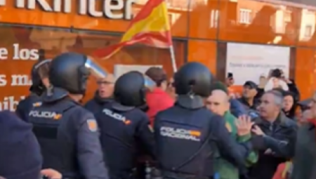 Hiljade građana okupile su se danas u centru Madrida na protestu koji je organizovala konzervativna Narodna partija (PP), zahtevajući ostavku španskog premijera Pedra Sančeza.