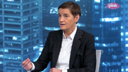 Predsednica Skupštine Ana Brnabić gostuje u Hit tvitu, gde je govorila o pobedi SNS na izborima u Negotinu, Mionici i Sečnju