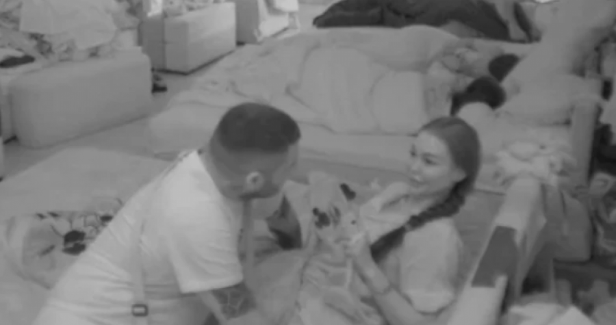 ASMIN POLJUBIO MAJU U ranim jutarnjim časovima im popustile kočnice!