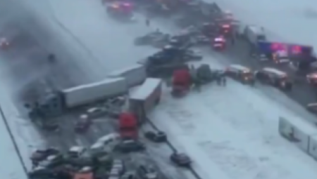 Na auto-putu u Indijani došlo je do velikog lančanog sudara u kom je učestvovalo čak oko 50 vozila