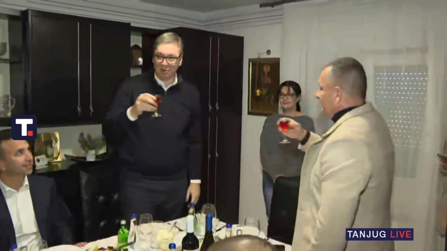 Predsednik Vučić obilazi farmu porodice Janković u Mionici