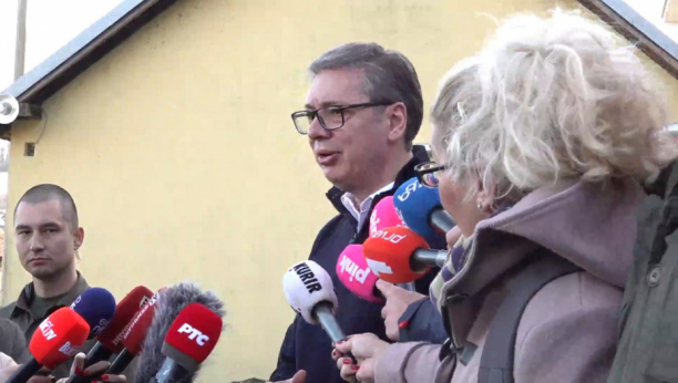 Predsednik Vučić obilazi farmu porodice Janković u Mionici