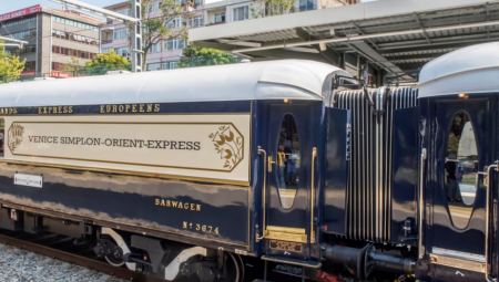Putovanje koje obilazi  francusku i italijansku rivijeru na kultnoj železničkoj liniji već privlači mnoge putnike.