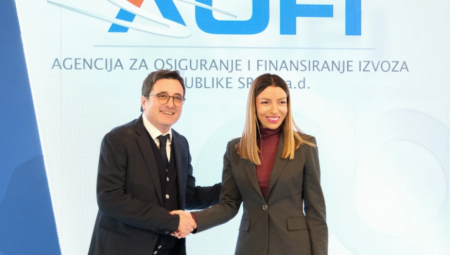 Potpredsednica Vlade Srbije i ministarka privrede Adrijana Mesarović na obeležavanju 20 godina poslovanja Agencije za osiguranje i finansiranje izvoza Srbije istakla je da dve decenije postojanja jedne institucije nije samo kalendarski jubilej već je to vreme koje meri rezultate, poverenje, posvećenost i viziju