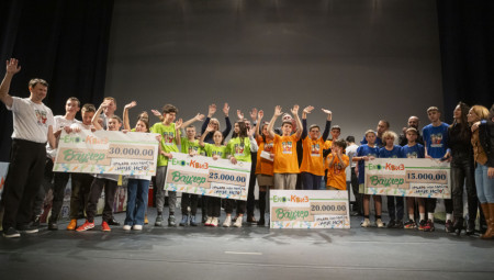 U Kongresnoj dvorani Centra „Milenijum“ u Vršcu proteklog vikenda je održano Republičko finale ekološkog takmičenja „Prljavo ili čisto, nije isto!”, koje okuplja najbolje eko-ekipe osnovnih škola iz cele Srbije i promoviše reciklažu, očuvanje prirode i razvoj ekološke svesti kod mladih.