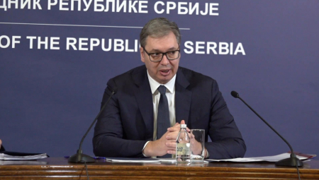 Predsednik Srbije Aleksandar Vučić obraća se građanima
