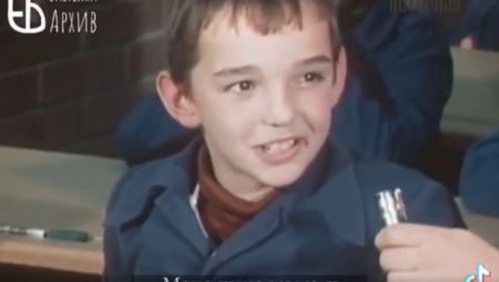 U kratkom prilogu novinari su im postavili niz direktnih pitanja: „Ko te tuče?“, „Čime te tuku?“, „Da li su batine dobre?“ — a odgovori dece istovremeno su potresni i šokantni