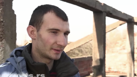 U požaru, koji je u julu izbio u domaćinstvu Lackovića u mačvanskom selu Očage, uništena je štala ali je, zahvaljujući pomoći meštana i vatrogasaca, 26-godišnji Sreten Lacković uspeo da spase stoku i spreči veću štetu.