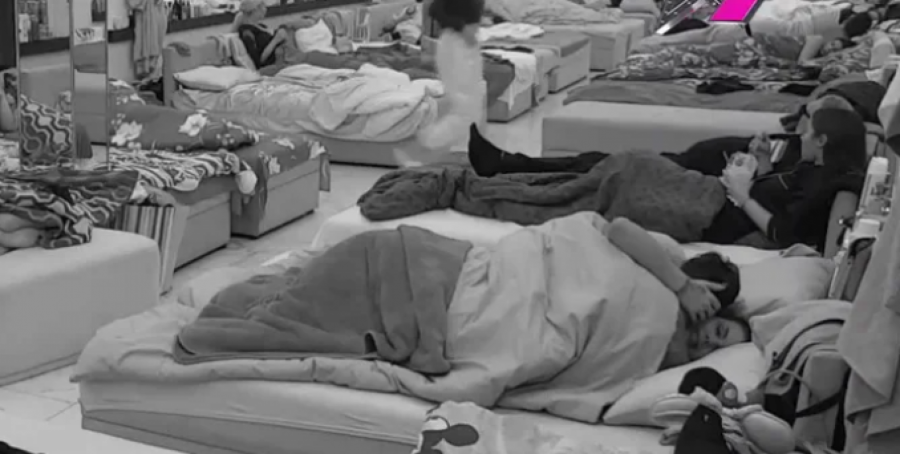 ANITA I FILIP ZATRESLI JORGAN! Pred punom sobom imali žestoku vrelu akciju, nisu marili na cimere!