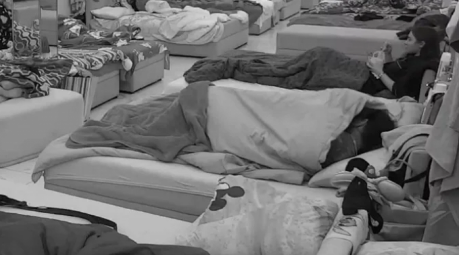 ANITA I FILIP ZATRESLI JORGAN! Pred punom sobom imali žestoku vrelu akciju, nisu marili na cimere!