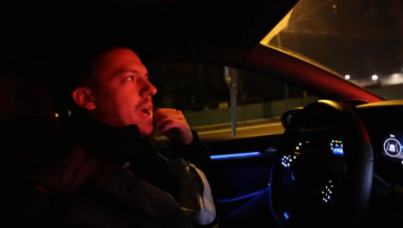 Promašio je isključenje, potom se popeo na ostrvo kako bi se okrenuo