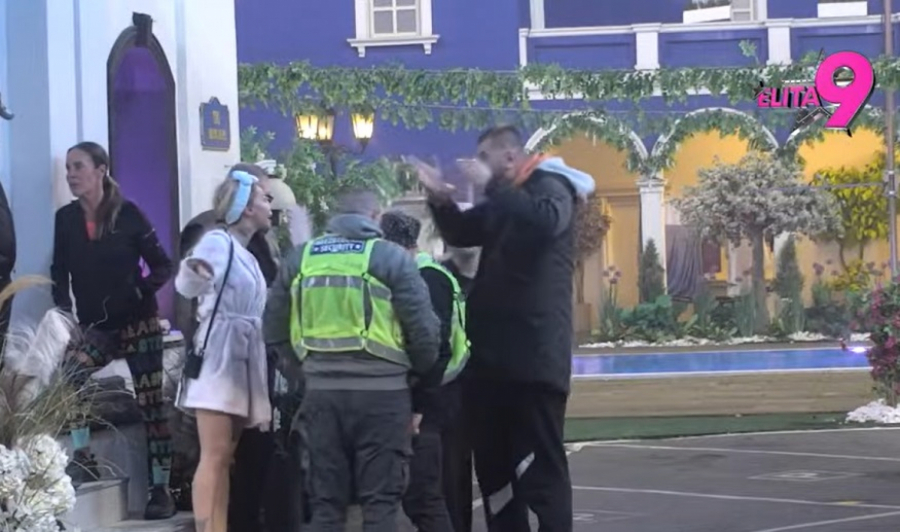 "SVOJOJ ŽENI SI VADIO VILICU" Janjuš nasrnuo na Aneli, brutalan okršaj u Eliti, obezbeđenje ih opkolilo (VIDEO)