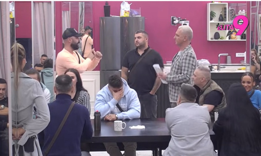 "DA SMO OSTALI JOŠ 15 DANA U ZATVORU..." Asmin Durdžić priznao konačno emocije prema Aneli, Luka ključa od besa! (FOTO)