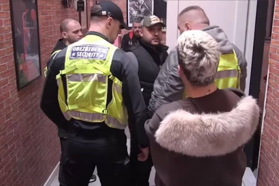 PREKINUT PROGRAM NA PINKU Upao u program, voditelji zatečeni, a obezbeđenje hitno intervenisalo