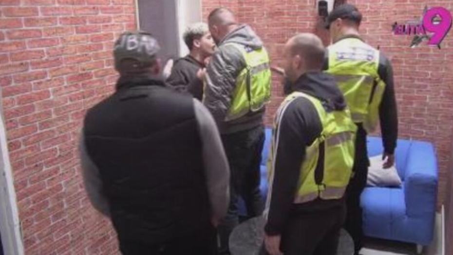 Uroš Stanić uleteo u radio Amneziju 