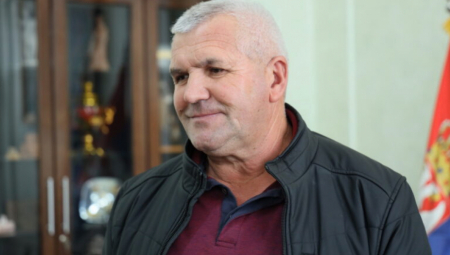 Nakon što su se prijavili na javni poziv, lepe vesti stigle su za užičke poljoprivrednike jer su im uručeni ugovori o subvencijama za kupovinu traktora.