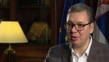 Predsednik Republike Srbije Aleksandar Vučić večeras je govorio o aktuelnim temama i izazovima koji su pred Srbijom, kao i o mogućim rešenjima