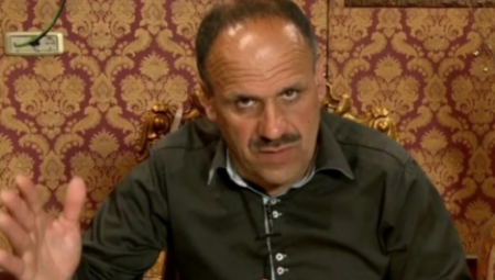 Svojevremeno iznenadio region video-snimkom na kojem je prikazan kako drži maratonski govor na sahrani oca, isti, pa čak i veći cirkus namerava da ponovi na sahrani majke Boje