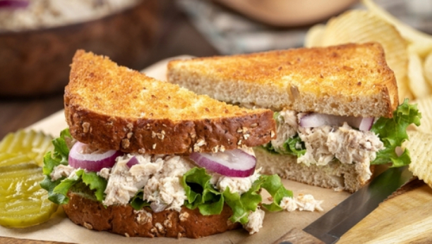 sendvič sa tunjevinom