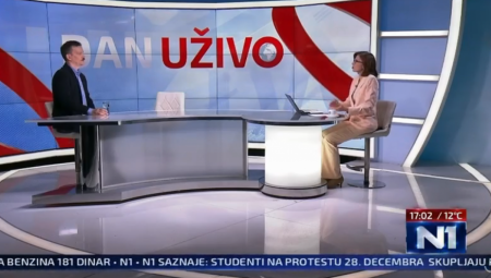 Vujo Ilić sa Instituta za filozofiju i drustvenu teoroju odao priznanje predsedniku Srbije.