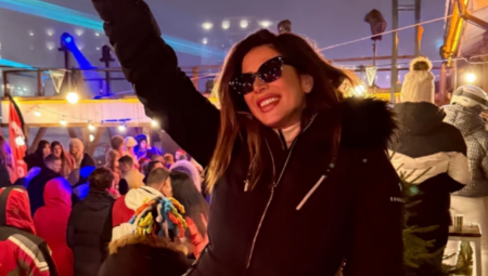 Par je sa društvom uveče otišao u provod, a Ena je objaila fotografiju sa čašom vina