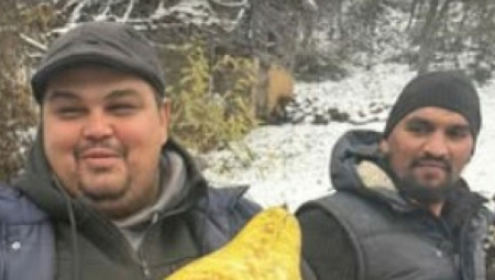 Da je priroda čudo, uveravamo se nebrojeno puta, a ovih dana to je potvrdio Kuršumličanin Dušan Vasiljević, koji je na putu ka Aleksandrovcu naišao na nešto što je odmah privuklo pažnju – kako njegovu, tako i javnost širom Srbije