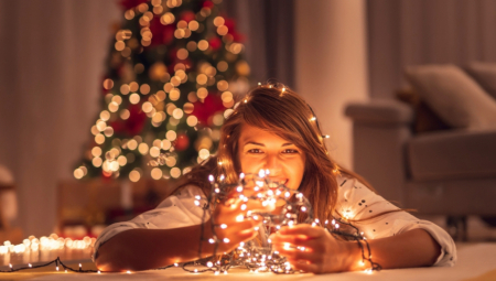 Nekoliko ukrasa koji se često koriste za ukrašavanje kuće tokom praznika, mogu da budu opasni.