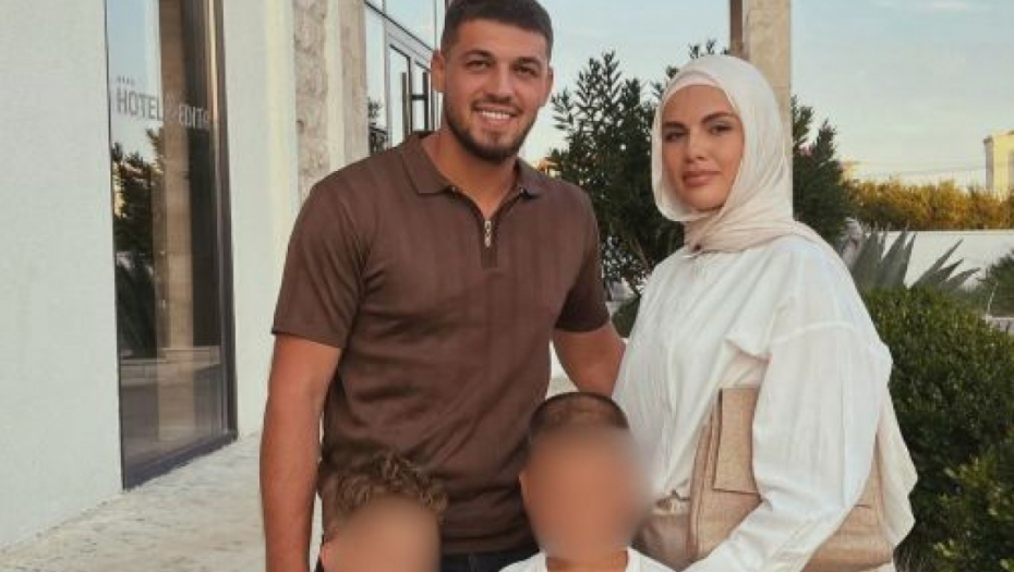 Enis Todić sa supugom i decom