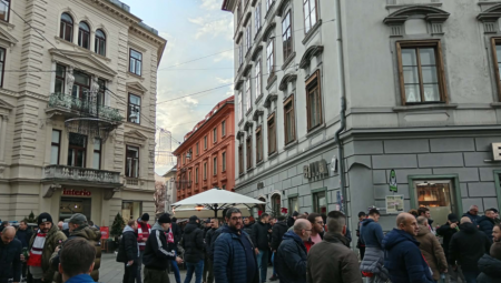 POČELA FEŠTA U GRACU Navijači Zvezde se zagrevaju pred meč sa Šturmom (VIDEO)