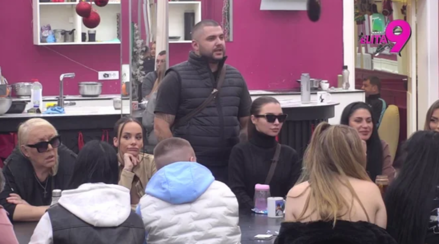 "VIDI SE TUGA U OČIMA" Dok Asmin menja devojke u Eliti, Stanija mu javno postavila pitanje koje sve šokiralo! (FOTO)