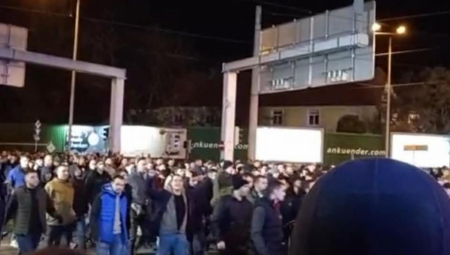 GRAC JE CEO CRVENO-BELI Pogledajte kako se navijači Zvezde spremaju za Šturm (VIDEO)