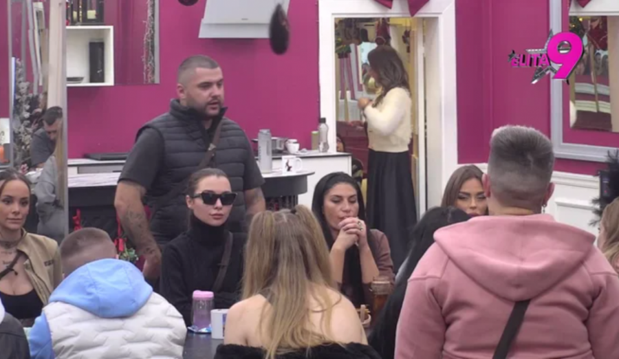 "VIDI SE TUGA U OČIMA" Dok Asmin menja devojke u Eliti, Stanija mu javno postavila pitanje koje sve šokiralo! (FOTO)