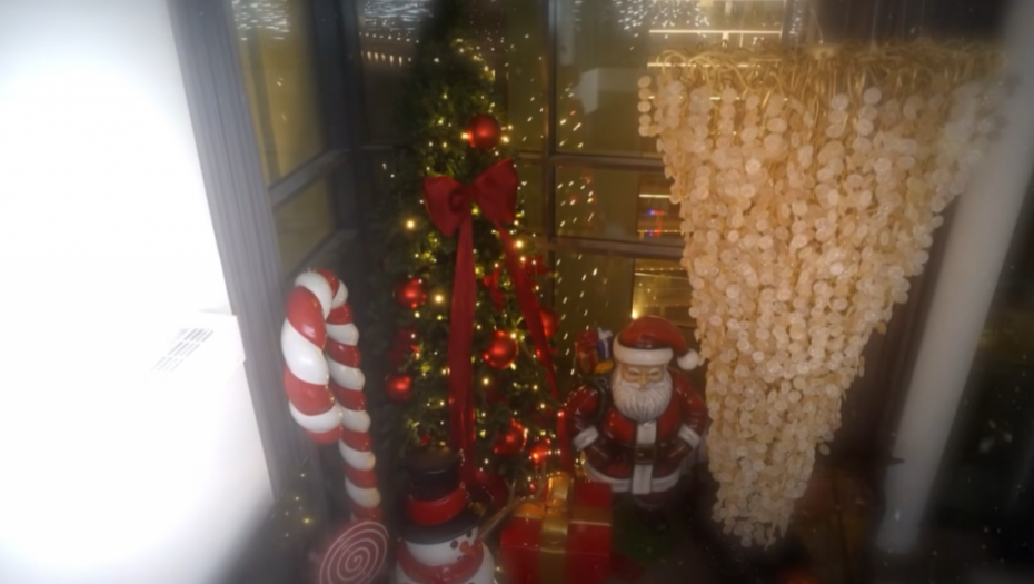 Dekoracija u stanu Bake Praseta 