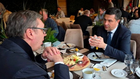 OVAKO LAŽU OPOZICIONI MEDIJI Uhvaćeni na delu (FOTO/VIDEO)