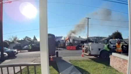 Najmanje šest osoba je povređeno u eksploziji gasa, koja je izazvala veliki požar u naselju Ešland, u Zalivu San Franciska, saopštili su danas vatrogasci.