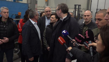 Predsednik Republike Srbije Aleksandar Vučić boravio je u četvrtak i petak u dvodnevnoj poseti Nišu, gde je prisustvovao svečanom otvaranju fabrike italijanske grupacije Ariston Climate Solutions, obišao logističko-industrijski park CTPark i proizvodni pogon kompanije Palfinger.