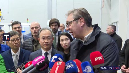 Predsednik Vučić tokom obilaska fabrike Yusei Machinery u Nišu najavio uvođenje sistema praćenja rada i efikasnosti u državne institucije.