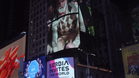 SVETSKI, A NAŠE! Srpski bilbord zasijao na Tajms Skveru - SPEKTAKL U NJUJORKU(FOTO/VIDEO)