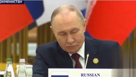 Putin doživeo neprijatan trenutak u Turkmenistanu kada mu je mikrofon otkazao pred NATO liderima. Snimak izazvao lavinu reakcija.